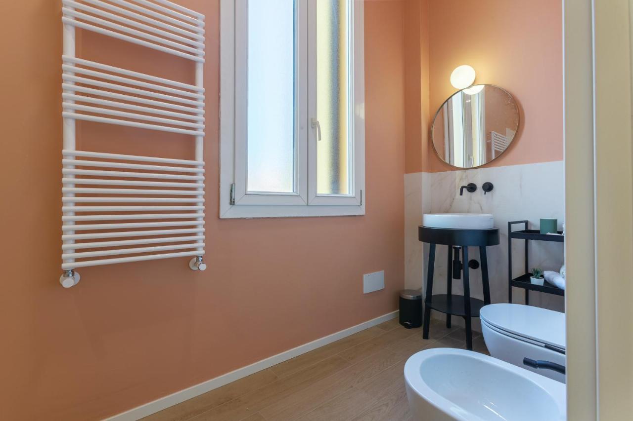 Accademia Delle Belle Arti University Apartment Bologna Bagian luar foto