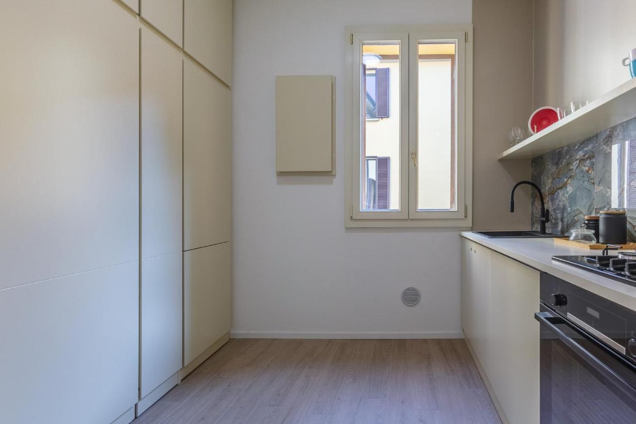 Accademia Delle Belle Arti University Apartment Bologna Bagian luar foto