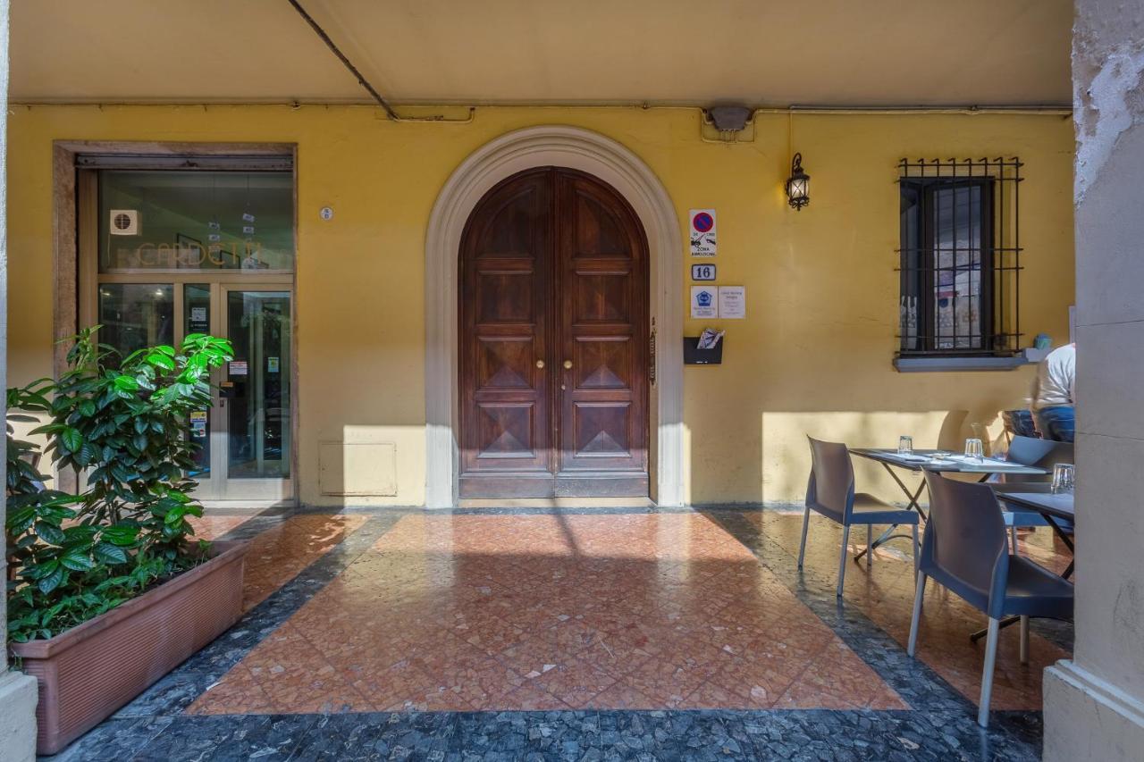 Accademia Delle Belle Arti University Apartment Bologna Bagian luar foto